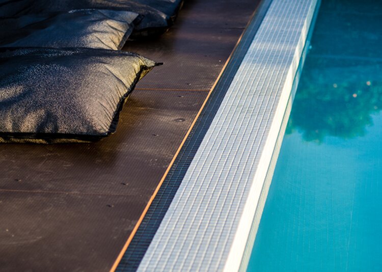 Fundermax Fußboden Pool aus Max Compact Exterior Balkonbodenplatten