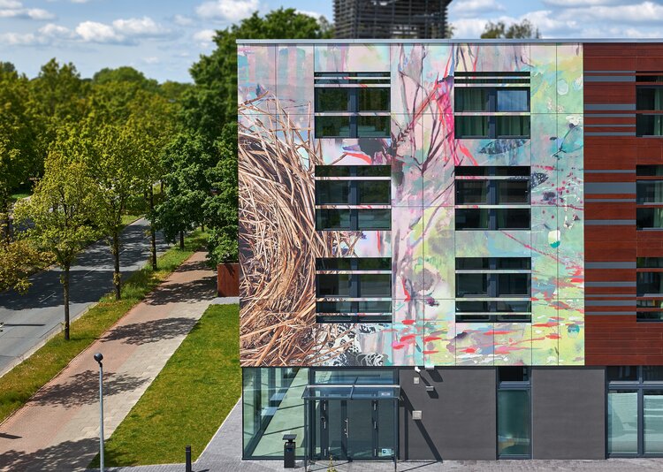 Fundermax Fassade Boardinghouse Hotel aus Max Compact Exterior in den Dekoren ID und 0070 sowie der Oberfläche NT