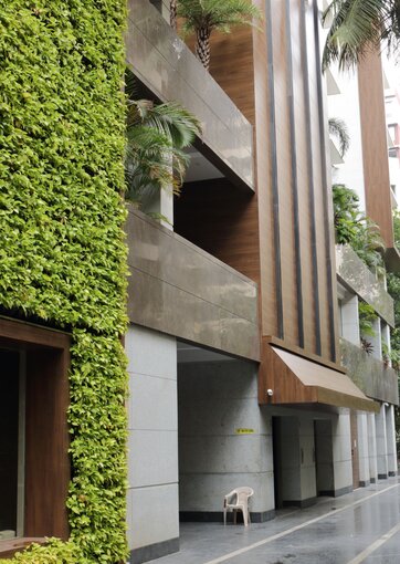 Fundermax Fassade Wohnhaus aus Max Compact Exterior im Dekor 0922 und der Oberfläche NT