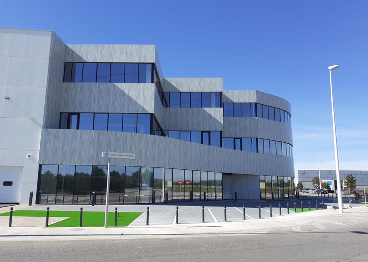 Fundermax Fassade Industrias Yak aus Max Compact Exterior F-Qualität im Dekor 0394 und der Oberfläche NT