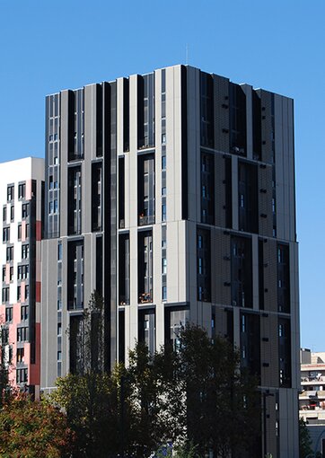 Fundermax Fassade Wohnhaus aus Max Compact Exterior 0026 und 0027 sowie NT