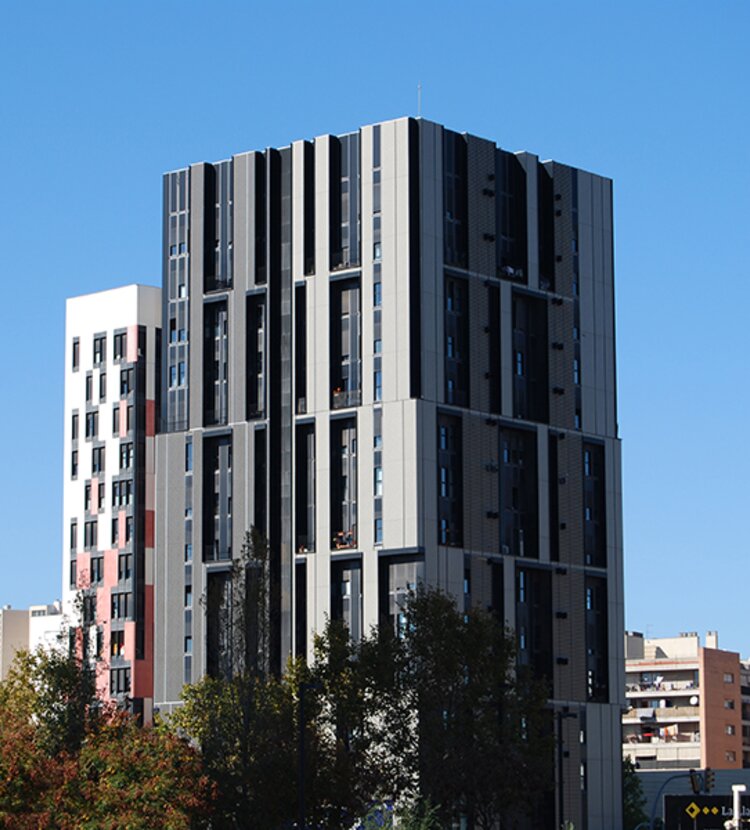 Fundermax Fassade Wohnhaus aus Max Compact Exterior 0026 und 0027 sowie NT
