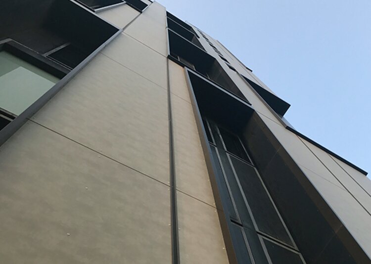 Fundermax Fassade Wohnhaus aus Max Compact Exterior 0026 und 0027 sowie NT