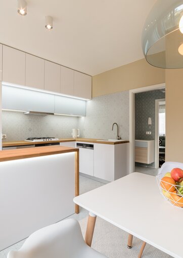 Fundermax Moderne Designküche aus Star Favorit im Dekor 0606 sowie in der Oberfläche SG
