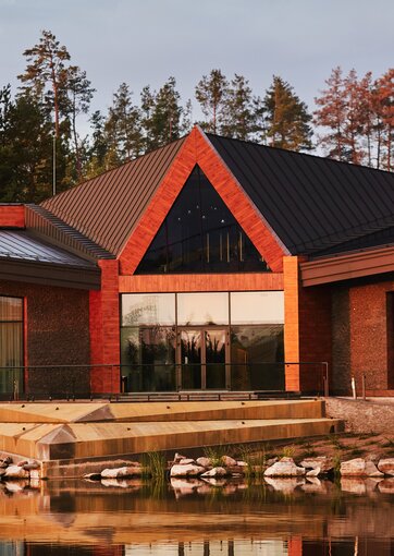 Fundermax Fassade Riverwood Relax Park aus Max Compact Exterior im Dekor 0803