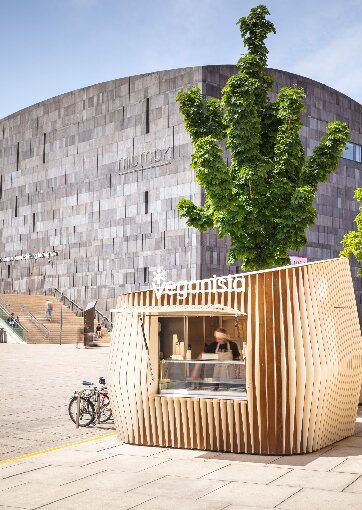 Fundermax Fassade VEGANISTA Pop Up Store im MQ aus Max Compact Exterior im Dekor 0085 und der Oberfläche NG