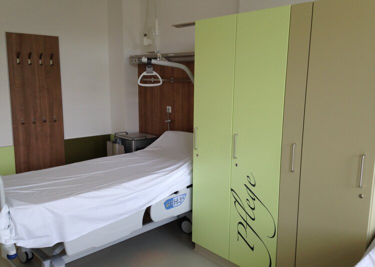 Fundermax Inneneinrichtung Wilhelminenspital aus Star Favorit, m.look Interior und Max Compact Interior in den Dekoren 0611, 0612, 0592, 0067, 0085 sowie in der Oberfläche FH